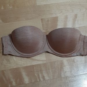 Nude Strapless Bra that does not fall down